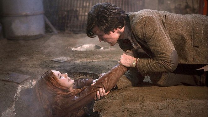 Pán času - Hladová Země - Z filmu - Karen Gillan, Matt Smith