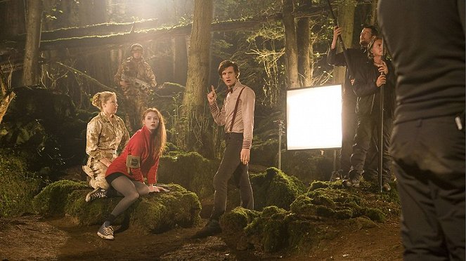 Doctor Who - Flesh and Stone - Van de set - Alex Kingston, Karen Gillan, Matt Smith