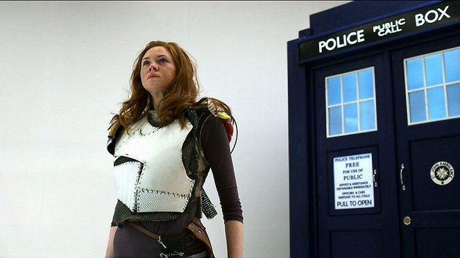 Doctor Who - The Girl Who Waited - Photos - Karen Gillan