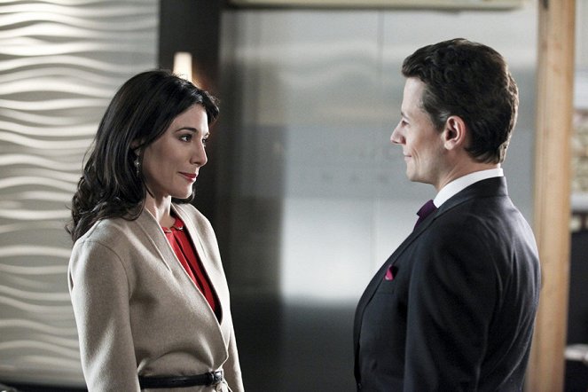 Ringer - Van film - Jaime Murray, Ioan Gruffudd