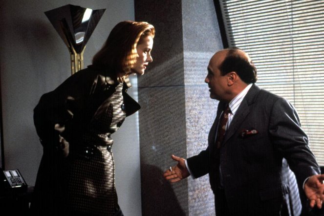 Other People's Money - Photos - Penelope Ann Miller, Danny DeVito