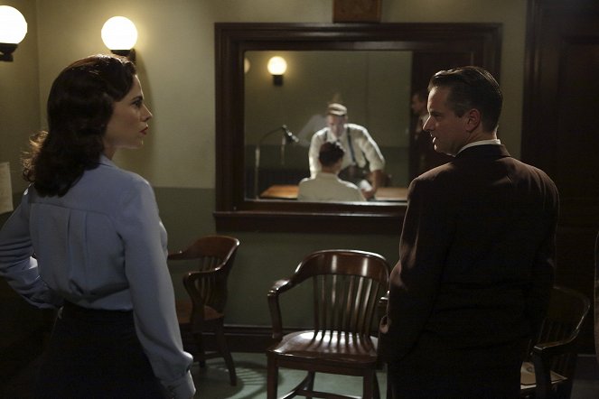 Agent Carter - Bridge and Tunnel - Photos - Hayley Atwell, Shea Whigham