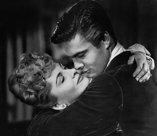 Letter from an Unknown Woman - Photos - Joan Fontaine, Louis Jourdan