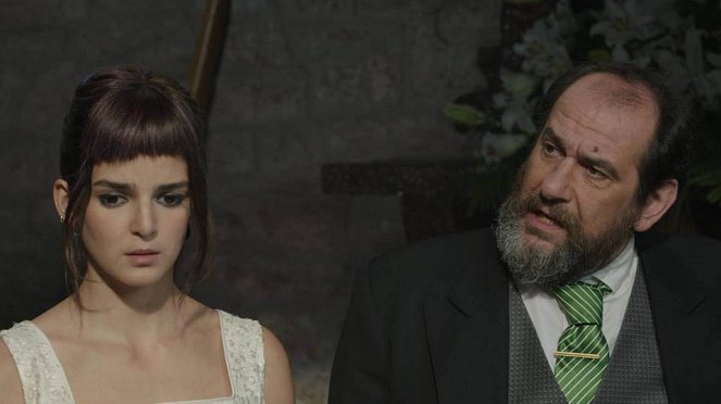 Namoro à Espanhola - Do filme - Clara Lago, Karra Elejalde