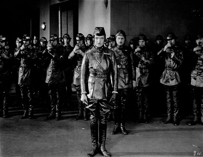 Sodan uhka v. 1940 - Kuvat elokuvasta
