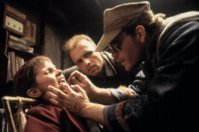 Ríša slnka - Z filmu - Christian Bale, Joe Pantoliano, John Malkovich