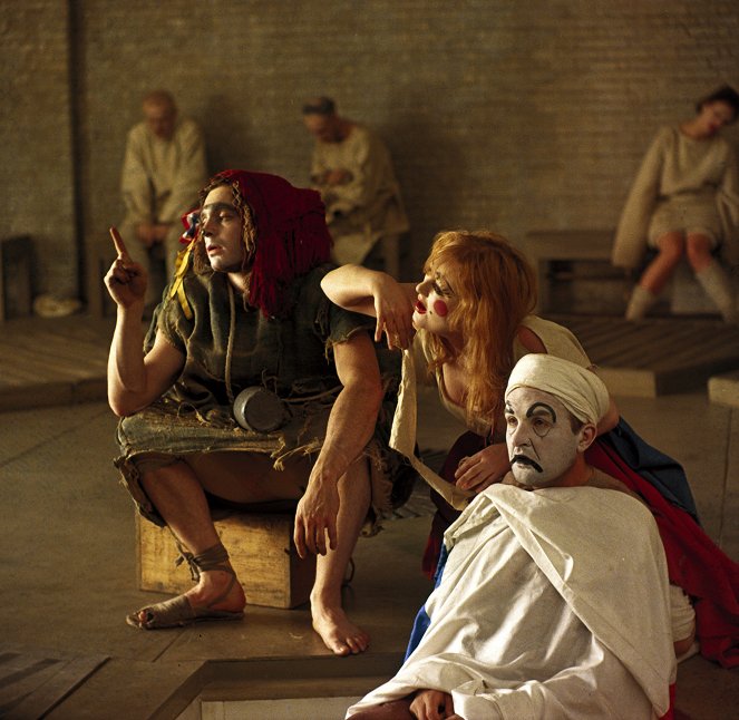 Marat/Sade - Filmfotók - Robert Langdon Lloyd