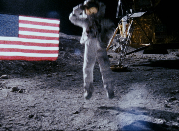 Apollo 18 - Photos
