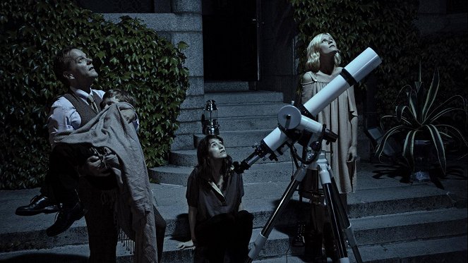Melankólia - Filmfotók - Kiefer Sutherland, Charlotte Gainsbourg, Kirsten Dunst