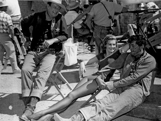 Rio Bravo - Kuvat kuvauksista - John Wayne, Angie Dickinson, Dean Martin