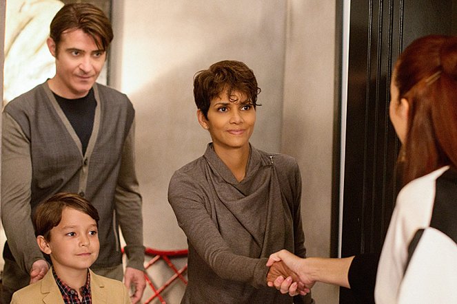 Extant - More in Heaven and Earth - Photos - Goran Visnjic, Pierce Gagnon, Halle Berry