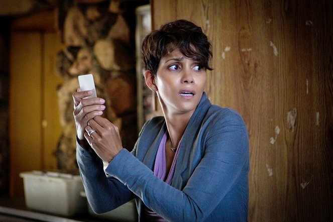 Extant - A Pack of Cards - Do filme - Halle Berry