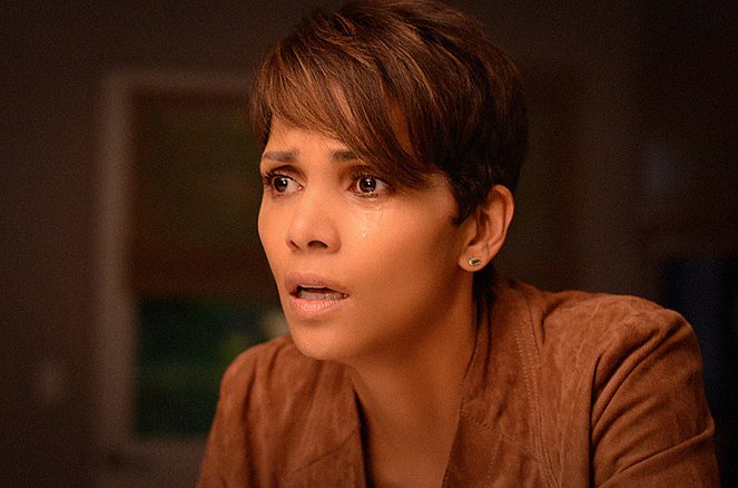 Extant - Season 1 - Before the Blood - Photos - Halle Berry
