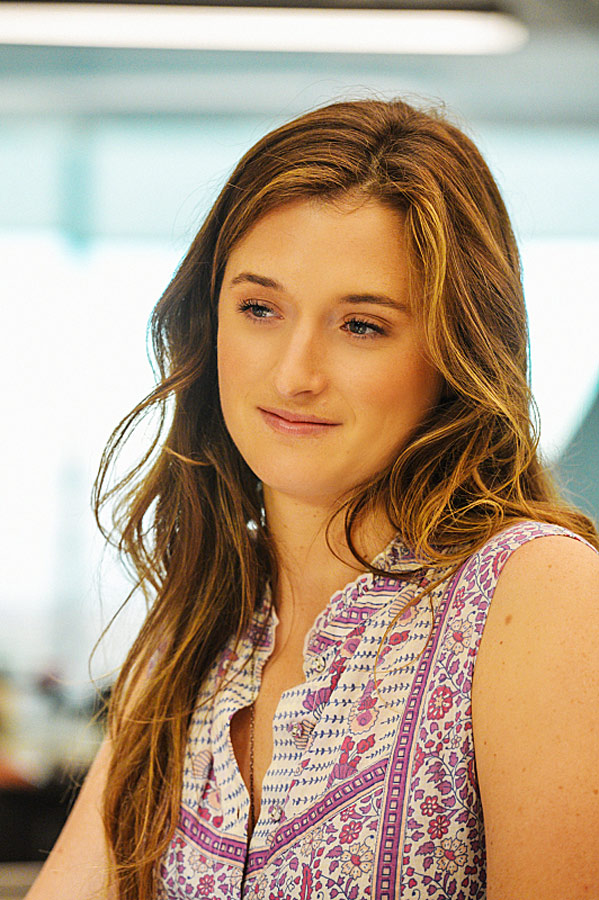 Extant - Season 1 - What on Earth Is Wrong? - Photos - Grace Gummer