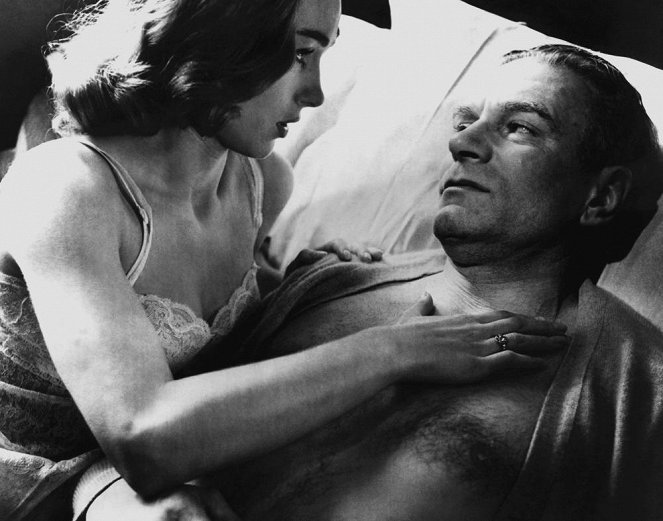 Der Komödiant - Filmfotos - Shirley Anne Field, Laurence Olivier