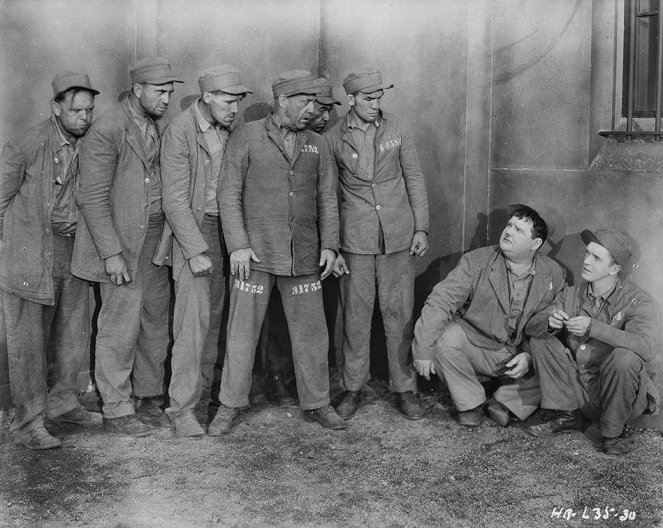 Hinter Schloß und Riegel - Filmfotos - Walter Long, Oliver Hardy, Stan Laurel