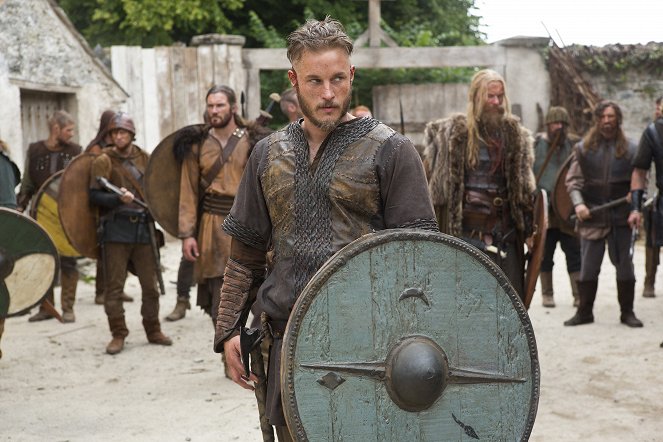 Vikings - Season 1 - Wrath of the Northmen - Photos - Clive Standen, Travis Fimmel, Vladimír Kulich