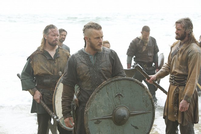 Vikings - Dispossessed - Photos - Travis Fimmel, Clive Standen