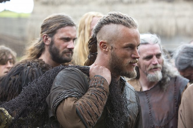 Vikings - Trial - Photos - Clive Standen, Travis Fimmel