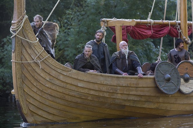 Vikingové - Královské výkupné - Z filmu - Gustaf Skarsgård, Travis Fimmel, Clive Standen
