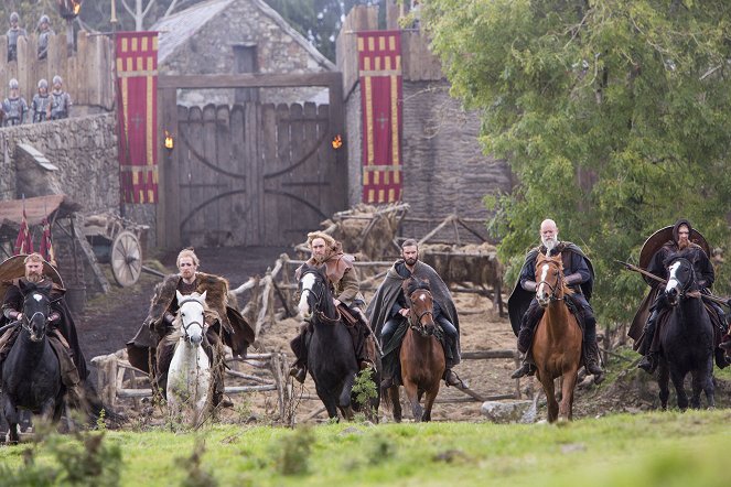 Vikings - Season 1 - A King's Ransom - Photos - Clive Standen