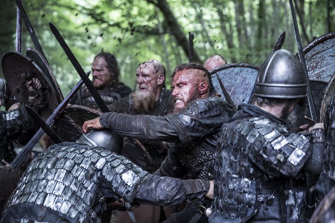 Vikings - Season 2 - Invasion - Photos - Travis Fimmel