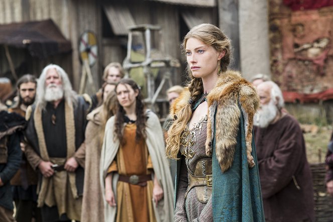 Vikings - Answers in Blood - Photos - Alyssa Sutherland