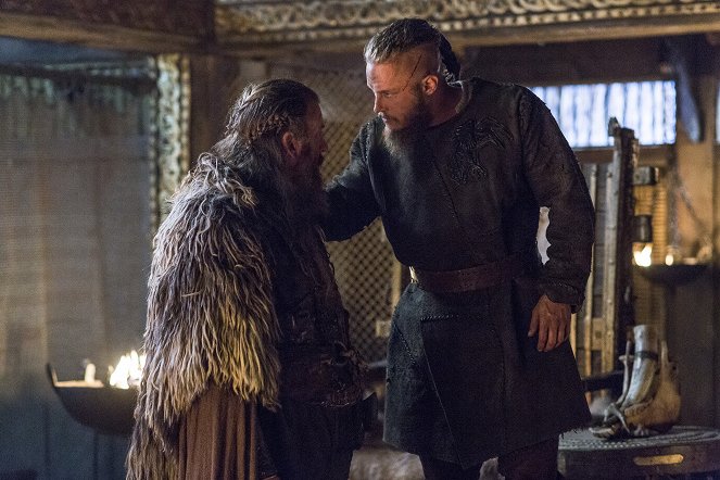 Vikings - Answers in Blood - Photos - Travis Fimmel