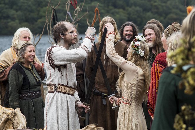 Vikings - Inveja, cobiça e vingança - De filmes - Gustaf Skarsgård, Maude Hirst, Donal Logue