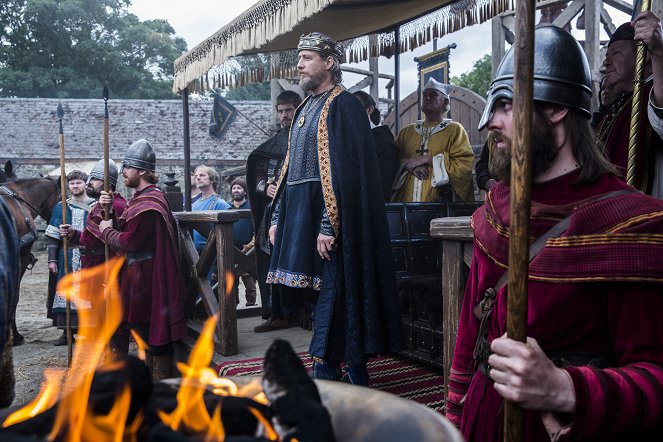 Vikings - Season 2 - Blutadler - Filmfotos - Moe Dunford, Linus Roache