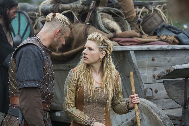 Vikings - Season 3 - Mercenary - Photos - Alexander Ludwig, Katheryn Winnick