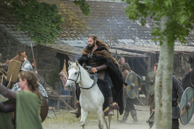 Vikings - Season 3 - Mercenary - Photos - Clive Standen