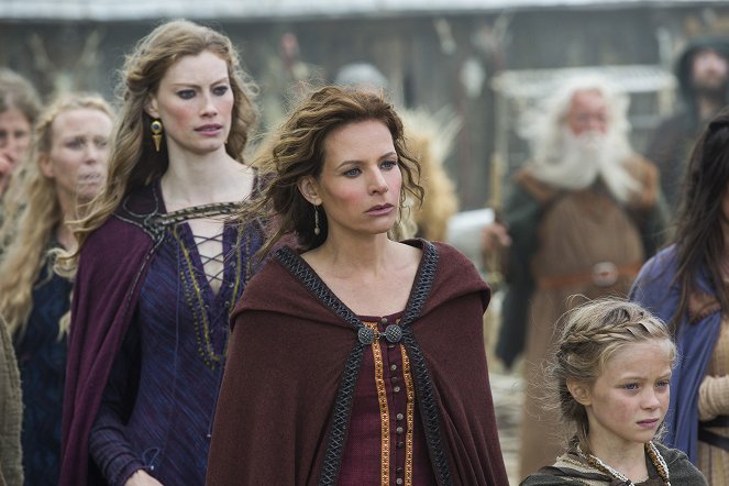 Vikingos - Season 3 - El sino del guerrero - De la película - Alyssa Sutherland, Jessalyn Gilsig