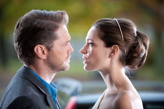 Call Me Fitz - Repo Wedding - Photos - Jason Priestley