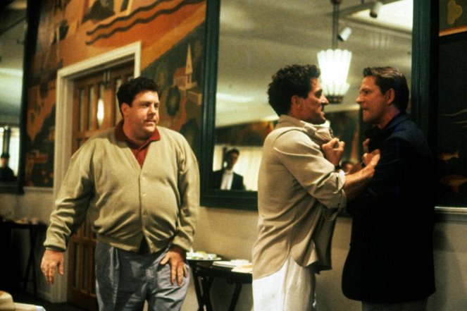 Vopred vinní - Z filmu - Robert De Niro, Chris Cooper