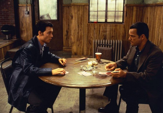 Donnie Brasco - Filmfotos - Johnny Depp, James Russo