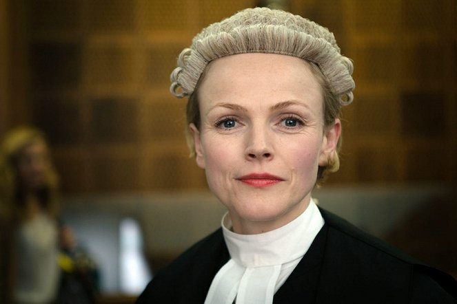 Silk - Promoción - Maxine Peake