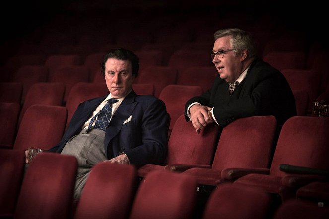 Tommy Cooper: Not Like That, Like This - Filmfotók - David Threlfall, Gregor Fisher