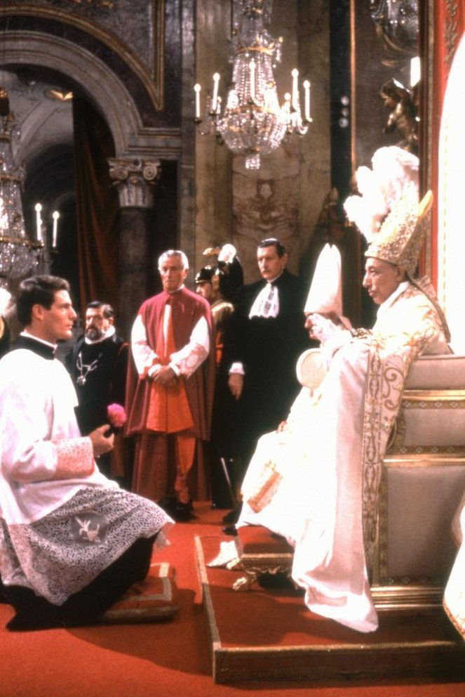 Monsignor - Z filmu