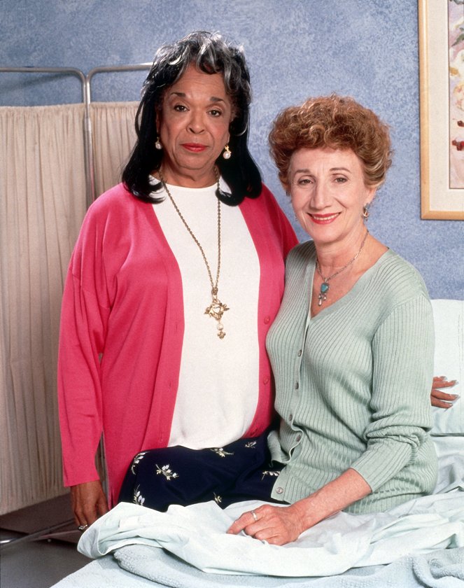 A Match Made in Heaven - Promokuvat - Della Reese, Olympia Dukakis