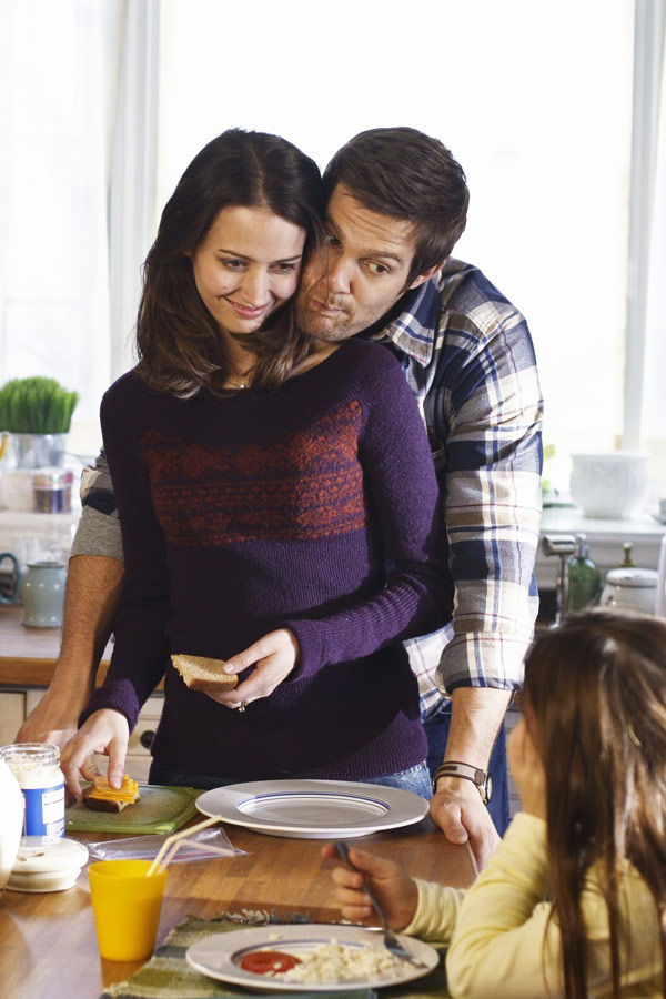 Happy Town - Photos - Amy Acker, Geoff Stults