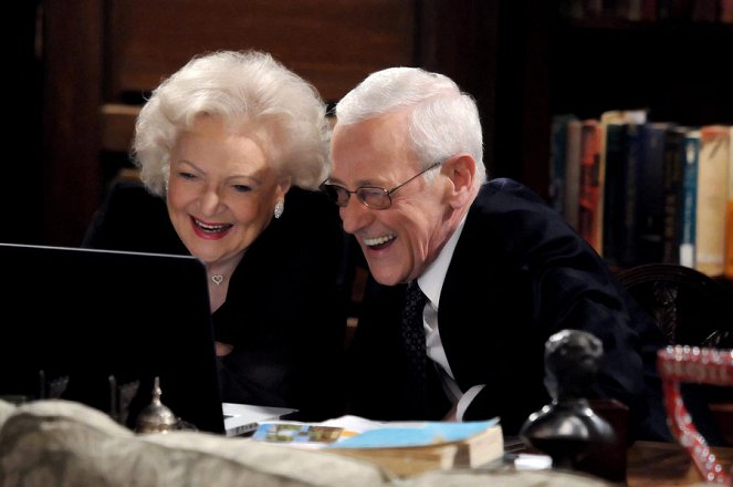 Hot in Cleveland - De filmes - Betty White, John Mahoney