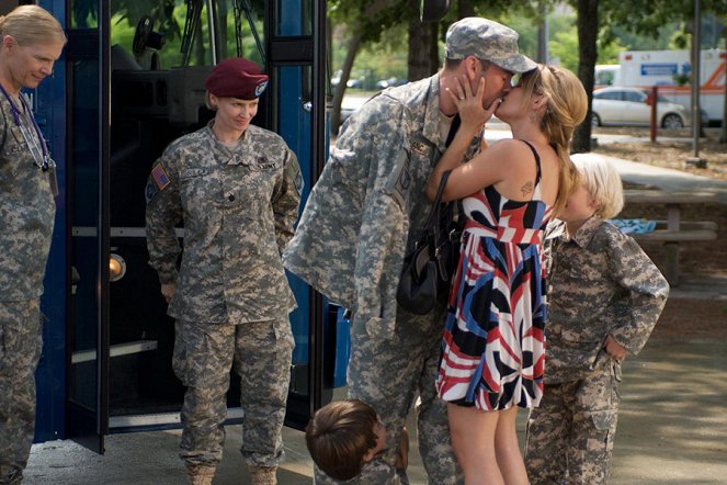 Army Wives - Photos