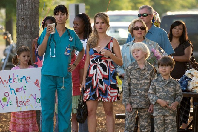 Army Wives - Photos