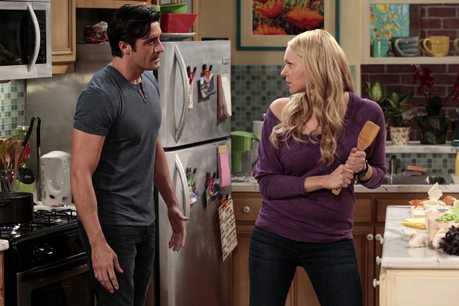 Are You There, Chelsea? - Photos - Gilles Marini, Laura Prepon