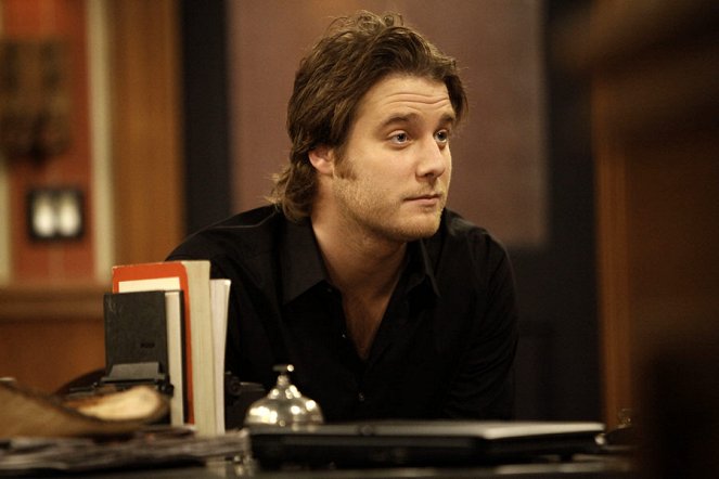 Are You There, Chelsea? - Z filmu - Jake McDorman