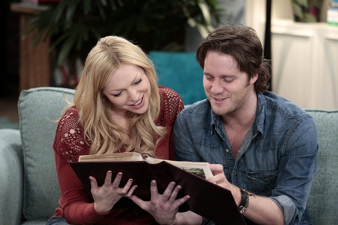 Are You There, Chelsea? - Filmfotos - Laura Prepon, Jake McDorman