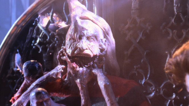 Noční můra v Elm Street 4: Vládce snu - Z filmu