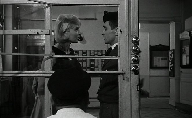 Cleo from 5 to 7 - Photos - Corinne Marchand, Antoine Bourseiller