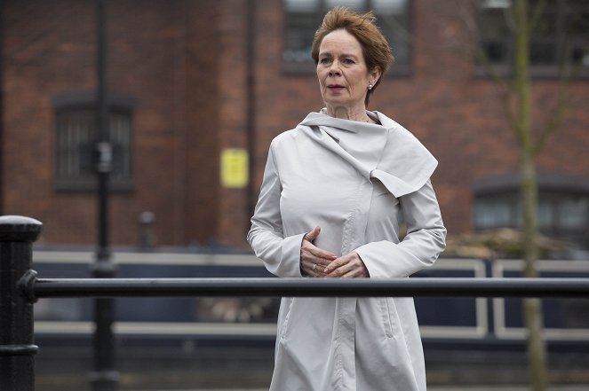 Love & Marriage - Z filmu - Celia Imrie